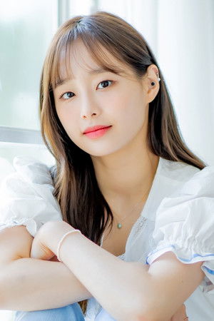 김지우